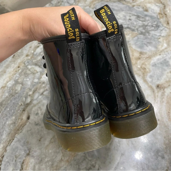 Dr. Martens YOUTH 1460 PATENT LEATHER LACE UP BOOTS size 2 - Picture 9 of 12